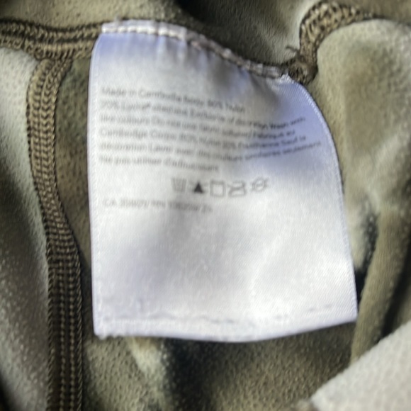 Lululemon leggings size 6 - Picture 4 of 5